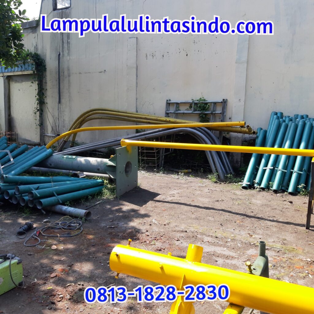 Jual Dan Produksi Tiang Penerangan Jalan Umum (PJU) | Jual Tiang Lampu Taman Hub 081318282830