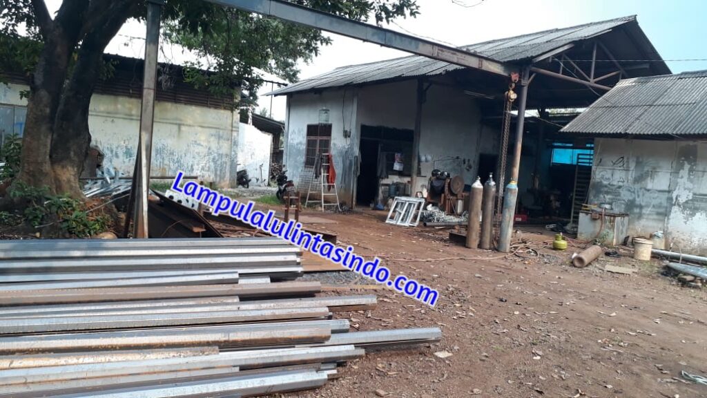 Jual Dan Pasang Lampu PJU Dengan Solar Cell Semua Tipe Hub 081318282830
