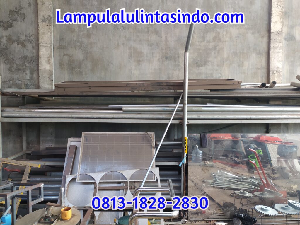 Jual Dan Produsen Paket Lampu LED Penerangan Jalan Umum PJU Solar Cell Atau 220 Volt PLN
