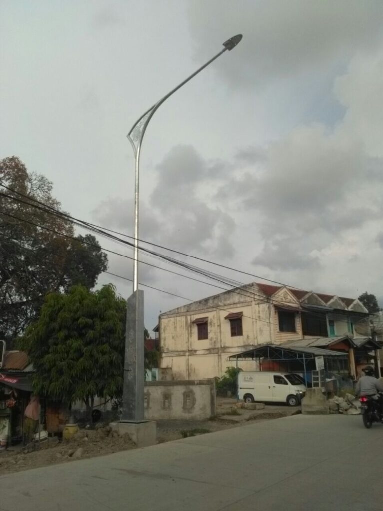 Jual Dan Pasang Lampu PJU Dengan Solar Cell Semua Tipe Hub 081318282830