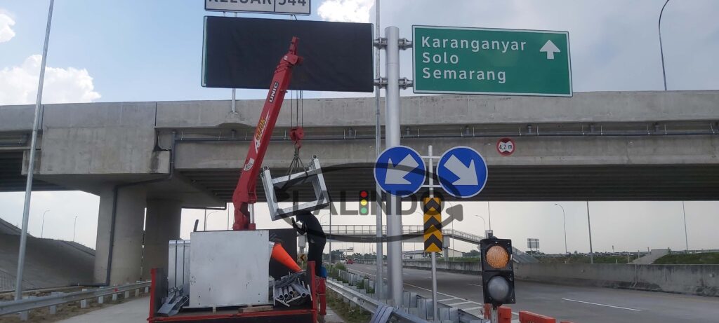 Produksi Dan Jual Crash Cushion System Atau Attenuator Keselamatan Lalu Lintas Berkualitas Di Jakarta Hub 0813 1828 2830