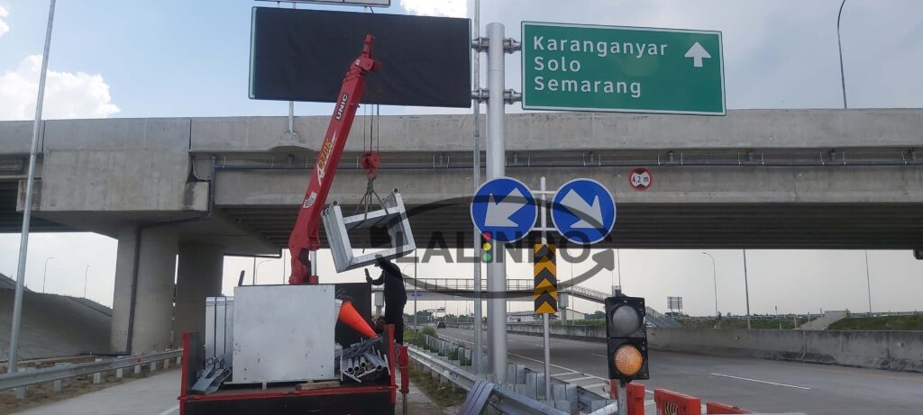 Produksi Dan Jual Crash Cushion System Atau Attenuator Keselamatan Lalu Lintas Berkualitas Di Jakarta Hub 0813 1828 2830