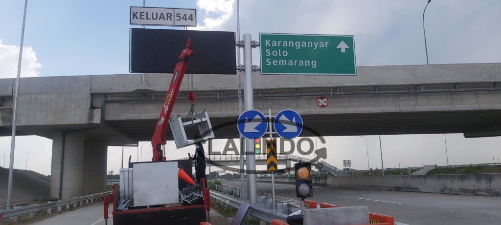 Produksi Dan Jual Crash Cushion System Atau Attenuator Keselamatan Lalu Lintas Berkualitas Di Jakarta Hub 0813 1828 2830