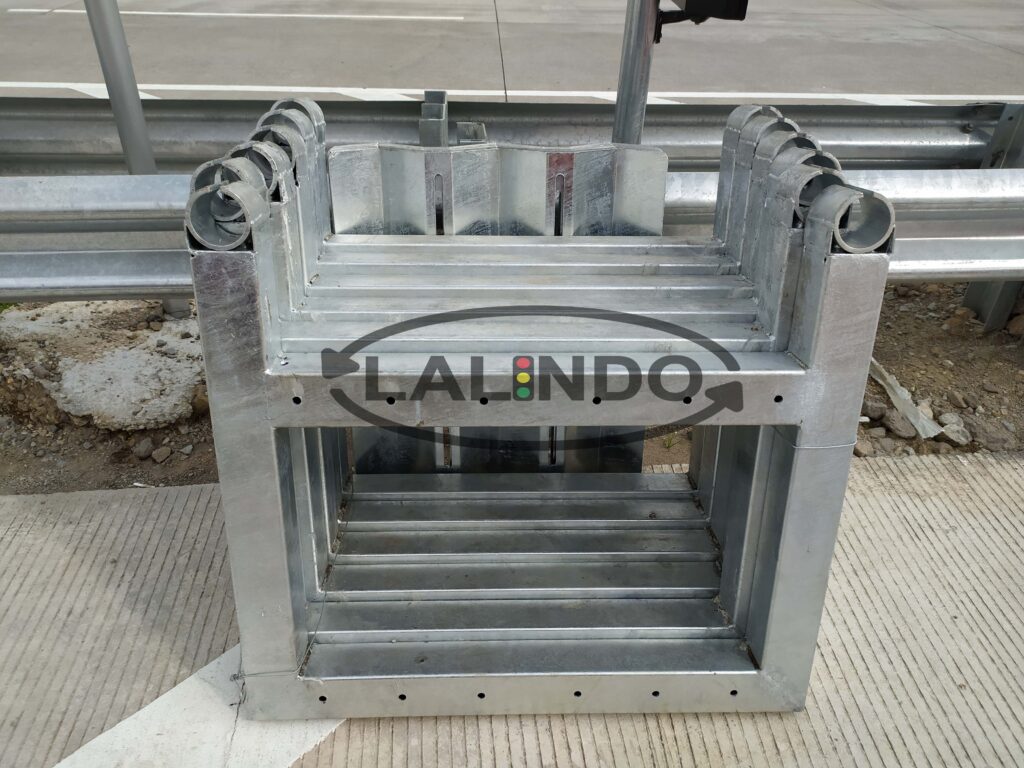 Jual Dan Produsen Crash Cushion Pertama Di Indonesia Atau Attenuator Kecelakaan Berkualitas Hub 0813 1828 2830