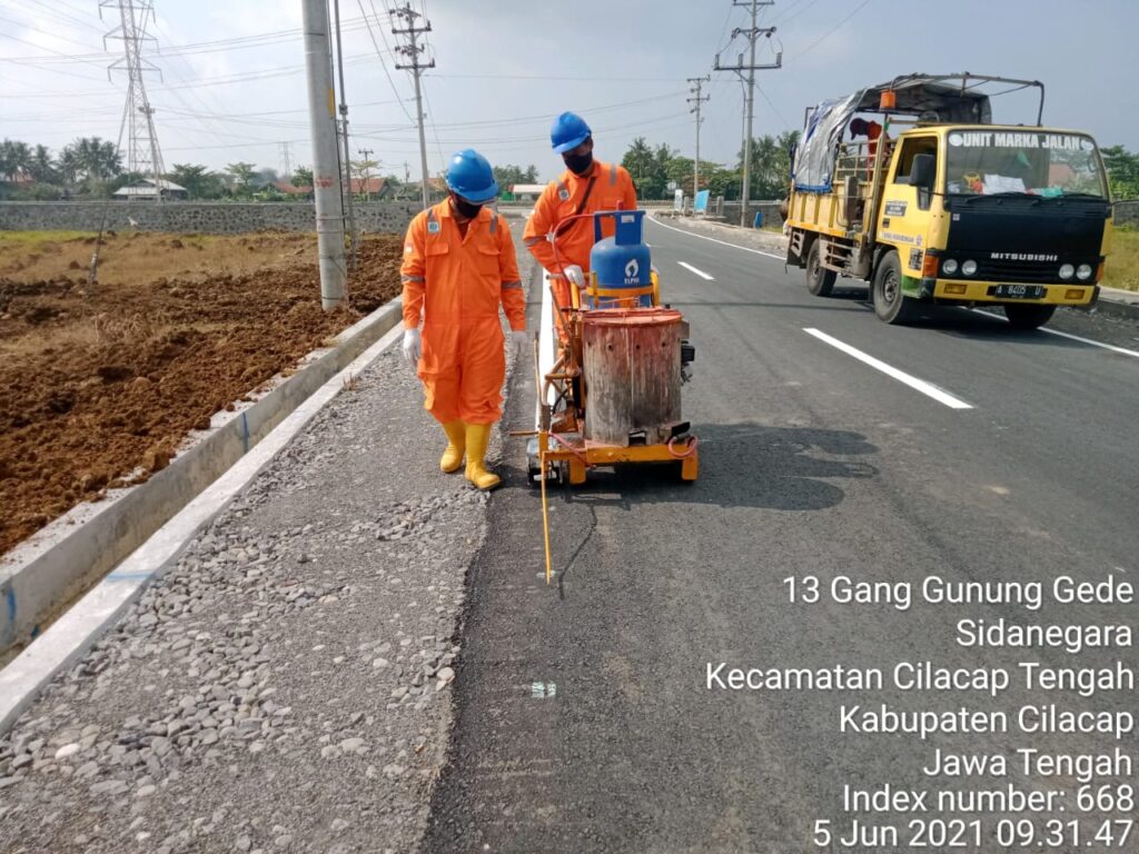 Jasa Dan Harga Pengecatan Marka Jalan Per Meter | Aplikator Marka Jalan Kuning Per Meter